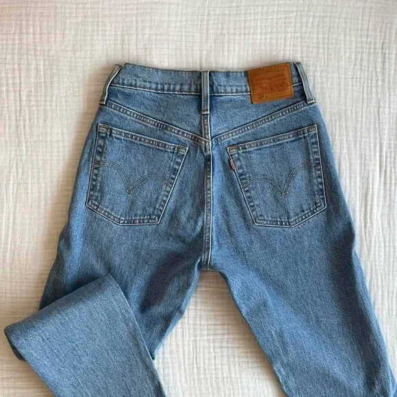 Embroidered Levi’s 501 Jeans - Picture 5 of 5